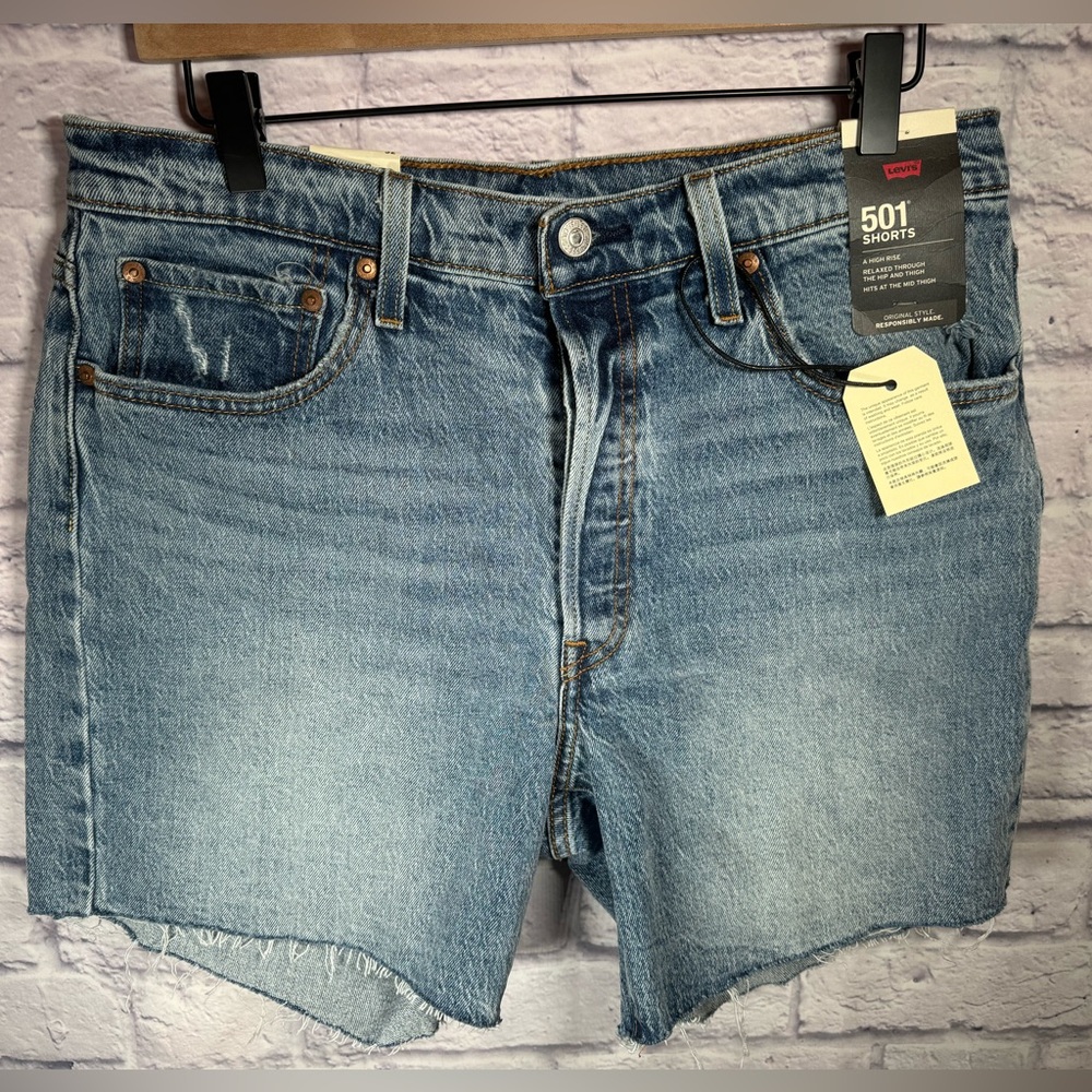 NEW LEVI’S Blue 501® Ripped denim Jean Shorts Womens Size 32‎ distressed